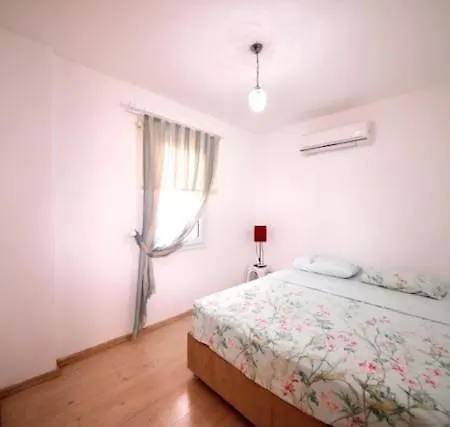 Refreshing And Peaceful Home With Shared Pool And Garden In Bodrum アパート