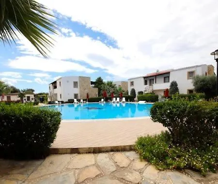 Refreshing And Peaceful Home With Shared Pool And Garden In Bodrum Appartamento